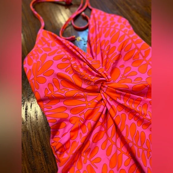 NWT! Trina Turk Trellis Plunge One Piece Swimsuit Bathing Suit Size 14 🌺🌴☀️ - Picture 5 of 12